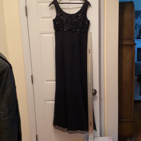 GW Navy Blue Sequence Formal Evening Gown Size 6 - Picture 16 of 16